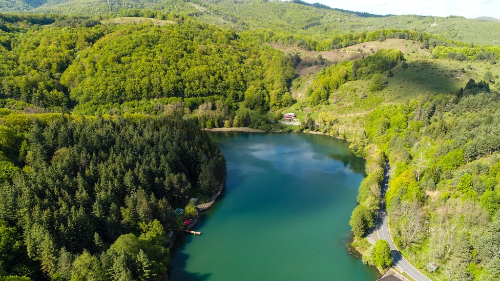 Lacul Miniș - Comuna Bozovici din Caraș-Severin – „Capitala” Văii Almăjului devine oficial staţiune turistică de interes local