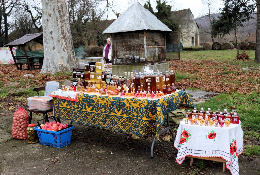 Blestemul Sarmalelor la Conacul Zăgujeni - Vest Online.ro