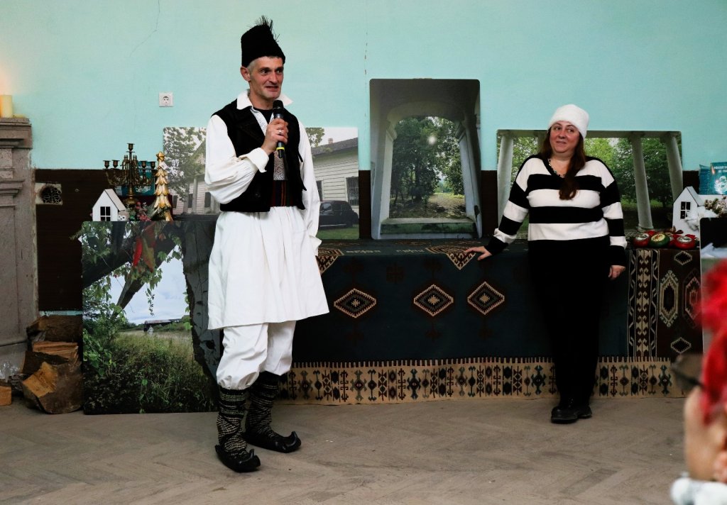 Blestemul Sarmalelor la Conacul Zăgujeni - Vest Online.ro