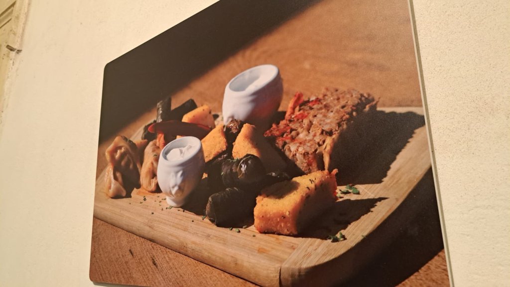 Blestemul Sarmalelor la Conacul Zăgujeni - Vest Online.ro