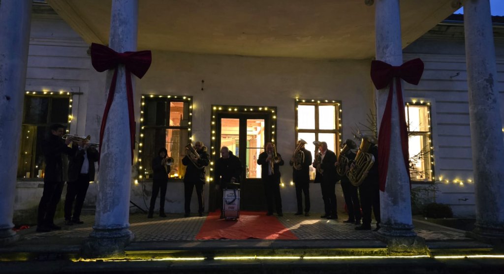 Blestemul Sarmalelor la Conacul Zăgujeni - Vest Online.ro