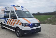 Servicii de urgență mai rapide în Valea Almăjului Centrul Medical Bozovici a fost dotat cu o nouă ambulanță performantă