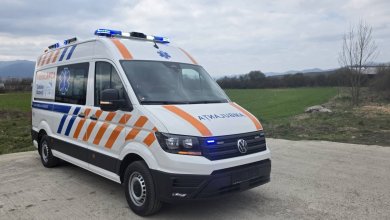 Servicii de urgență mai rapide în Valea Almăjului Centrul Medical Bozovici a fost dotat cu o nouă ambulanță performantă