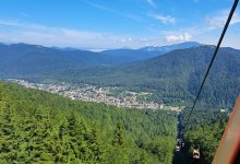 Telegondola din Azuga, poarta spre una dintre cele mai frumoase panorame din Bucegi. Tot mai mulți turiști aleg stațiunea și vara