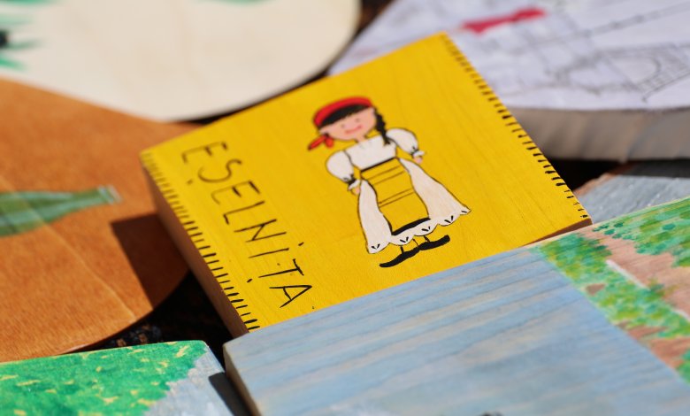 „Mâini Măiestre – Acasă la Dunăre” a debutat la Eșelnița. Meșteri populari și produse artizanale, în inima Clisurii Dunării